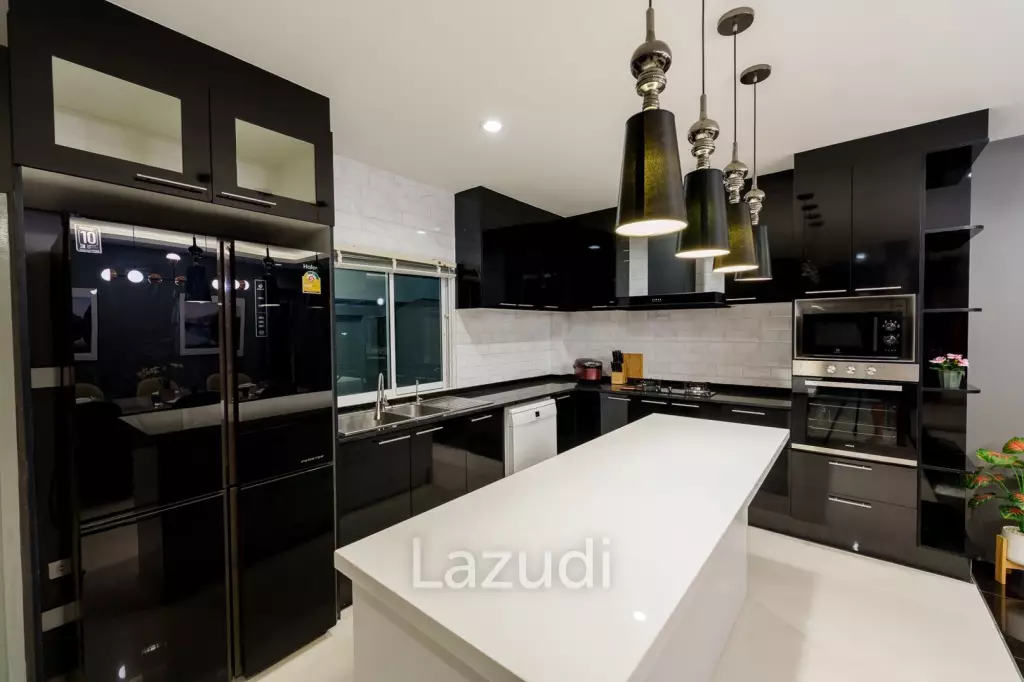6 Bedroom 5 Bathroom 270 SQ.M. House In Pong