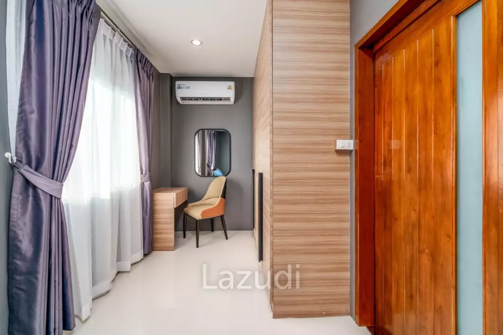 6 Bedroom 5 Bathroom 270 SQ.M. House In Pong