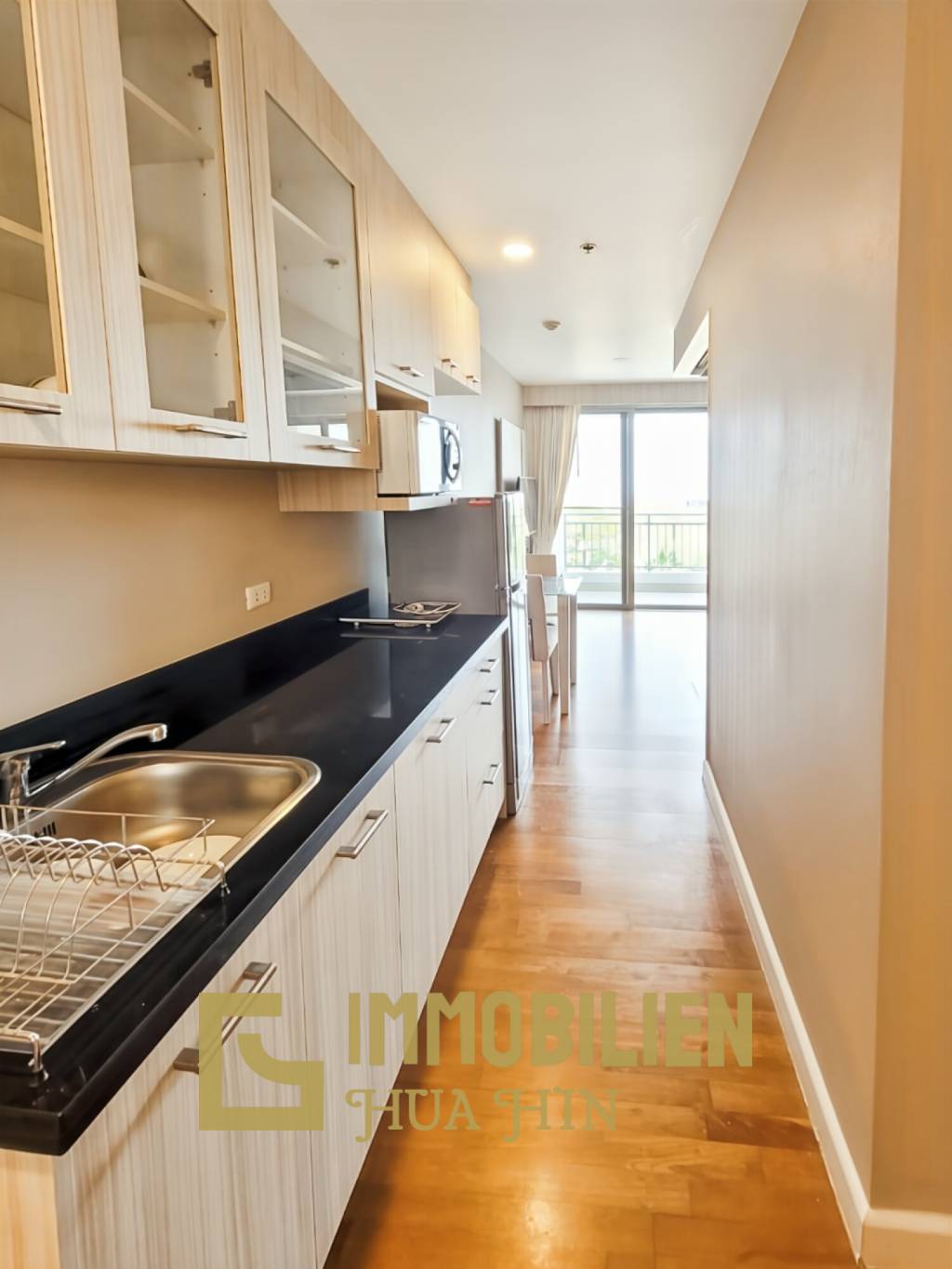 คอนโดหรู 42.4 ตร.ม. ชั้น5 ติดชายหาด ชะอำ พร้อมเฟอร์ครบ