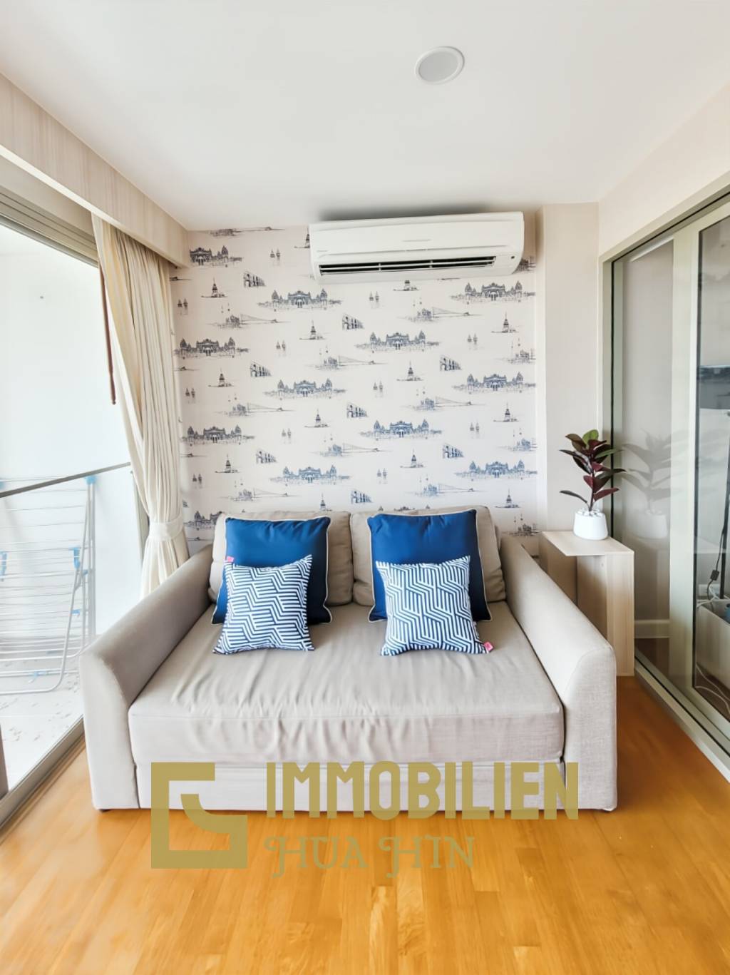 คอนโดหรู 42.4 ตร.ม. ชั้น5 ติดชายหาด ชะอำ พร้อมเฟอร์ครบ