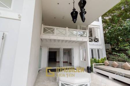 คอนโดหรู 42.4 ตร.ม. ชั้น5 ติดชายหาด ชะอำ พร้อมเฟอร์ครบ