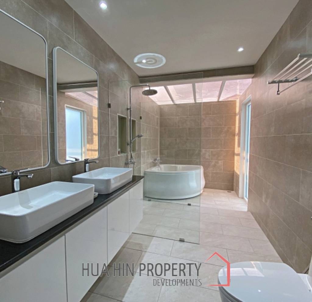 KAYLANA HUA HIN  : 3 bed modern pool villa