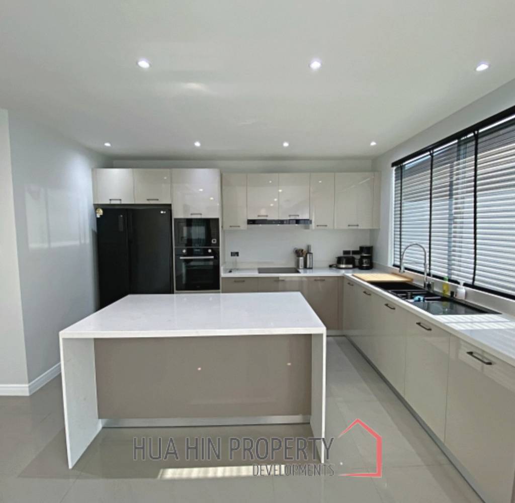 KAYLANA HUA HIN  : 3 bed modern pool villa