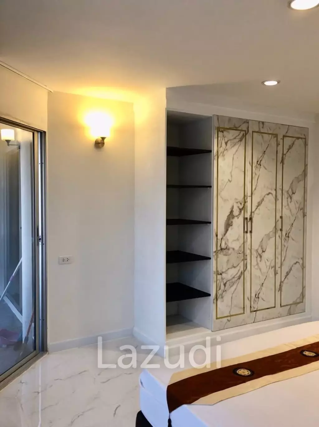 High Floor 61 sqm Condo at The Waterford Diamond Khlong Toei