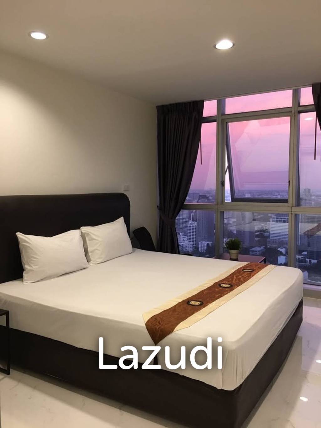High Floor 61 sqm Condo at The Waterford Diamond Khlong Toei