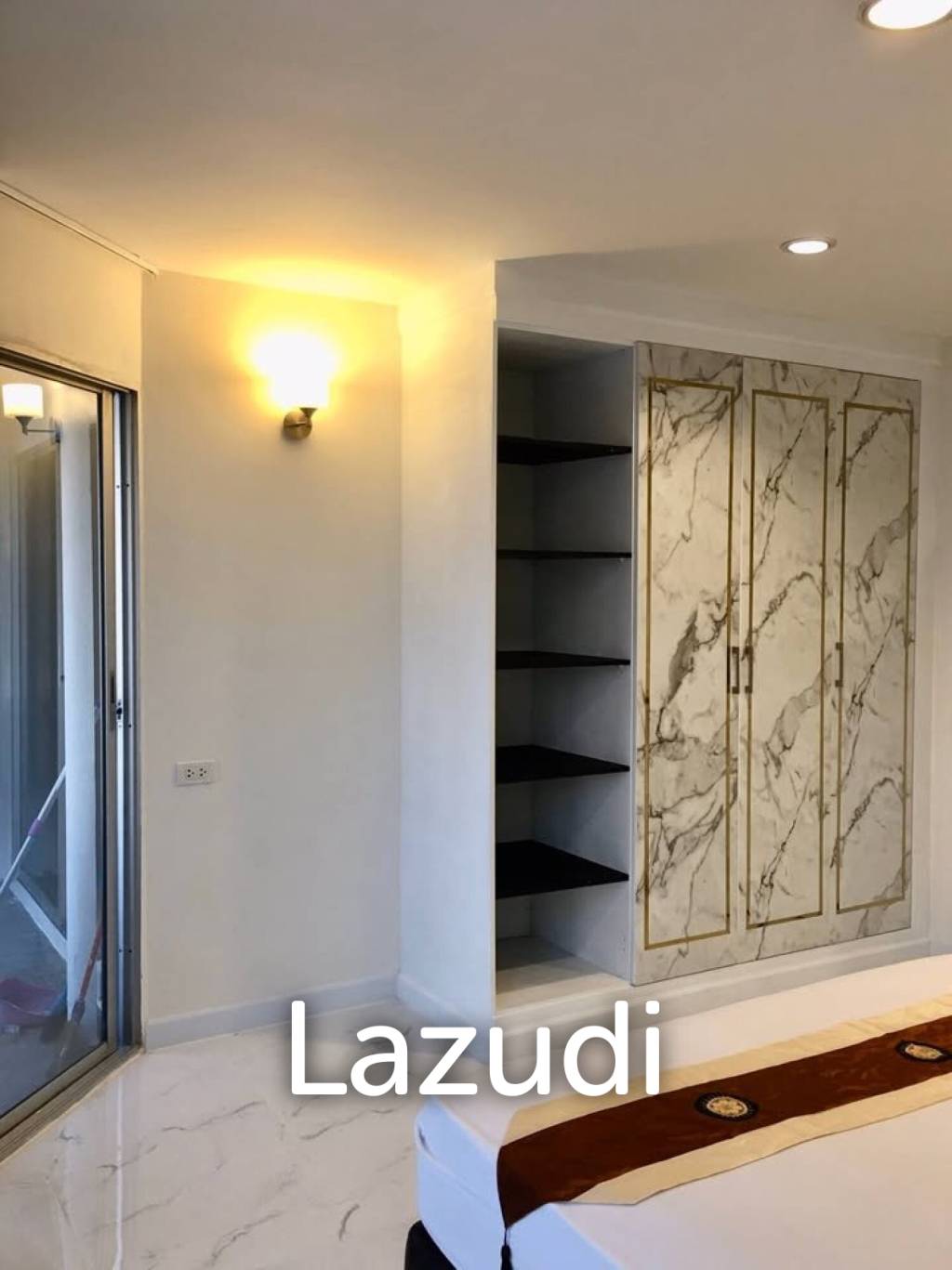 High Floor 61 sqm Condo at The Waterford Diamond Khlong Toei