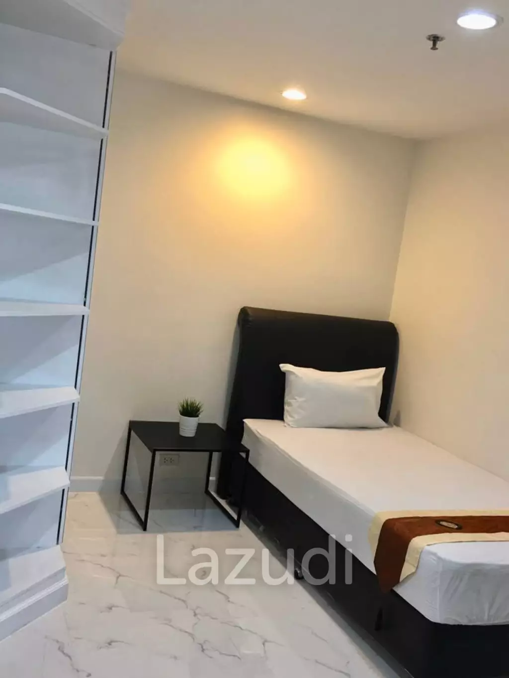 High Floor 61 sqm Condo at The Waterford Diamond Khlong Toei