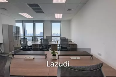 72 sqm modern office for rent in Huai Khwang Bangkok with city skyline view