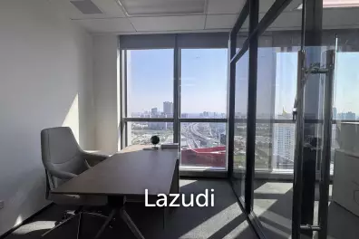 72 sqm modern office for rent in Huai Khwang Bangkok with city skyline view