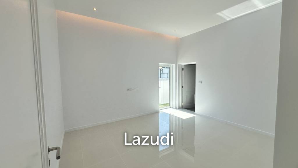 MODERN POOL VILLA NEAR  HUA HIN INTERNATIONAL SCHOOL  : 3 bed new pool villa