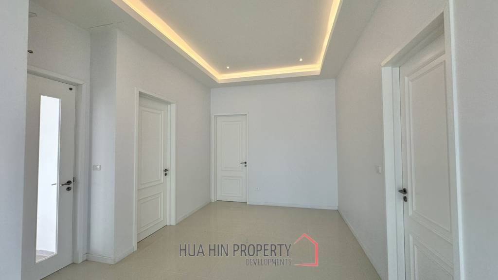 MODERN POOL VILLA NEAR  HUA HIN INTERNATIONAL SCHOOL  : 3 bed new pool villa