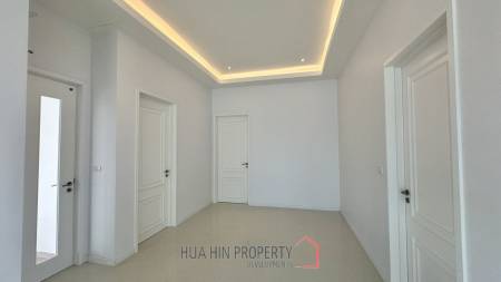 MODERN POOL VILLA NEAR  HUA HIN INTERNATIONAL SCHOOL  : 3 bed new pool villa