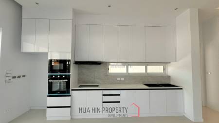 MODERN POOL VILLA NEAR  HUA HIN INTERNATIONAL SCHOOL  : 3 bed new pool villa