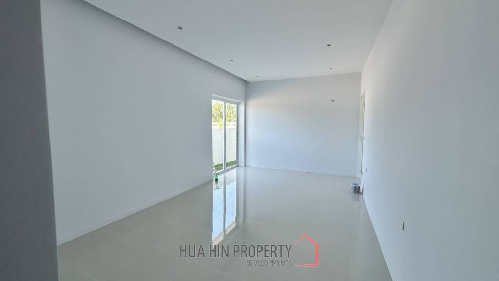 MODERN POOL VILLA NEAR  HUA HIN INTERNATIONAL SCHOOL  : 3 bed new pool villa