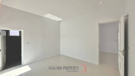 MODERN POOL VILLA NEAR  HUA HIN INTERNATIONAL SCHOOL  : 3 bed new pool villa