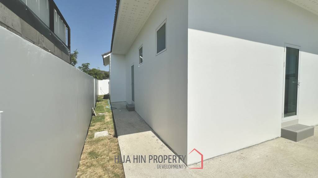 MODERN POOL VILLA NEAR  HUA HIN INTERNATIONAL SCHOOL  : 3 bed new pool villa