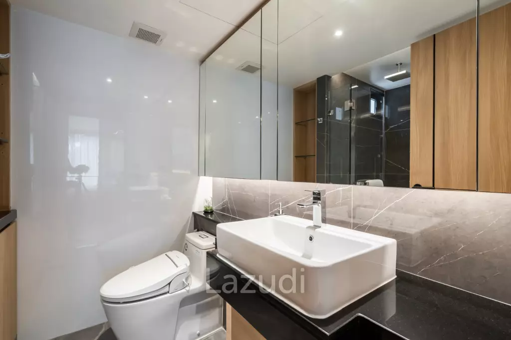 85 sqm modern 2 bed condo on 6th floor in Khlong Tan Nuea Bangkok
