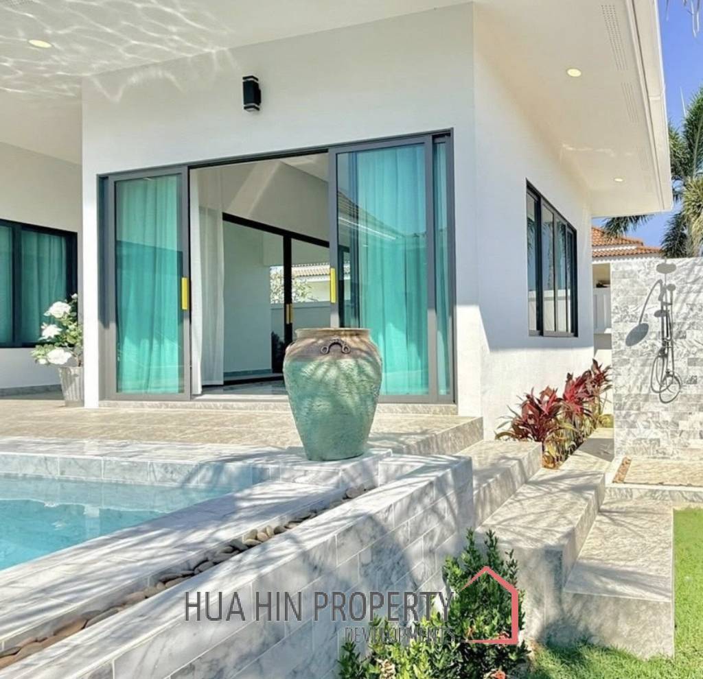 LUXURY VILLA AT BAAN RAK  : 3 bed modern pool villa