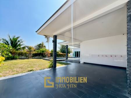 Terrain de 638 m² / 3 chambres + 3 salles de bains / Proche de la ville