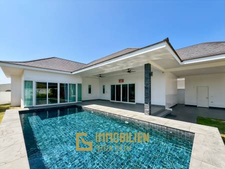 Terrain de 638 m² / 3 chambres + 3 salles de bains / Proche de la ville