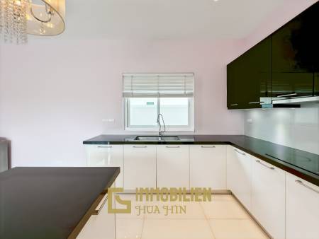 Terrain de 638 m² / 3 chambres + 3 salles de bains / Proche de la ville