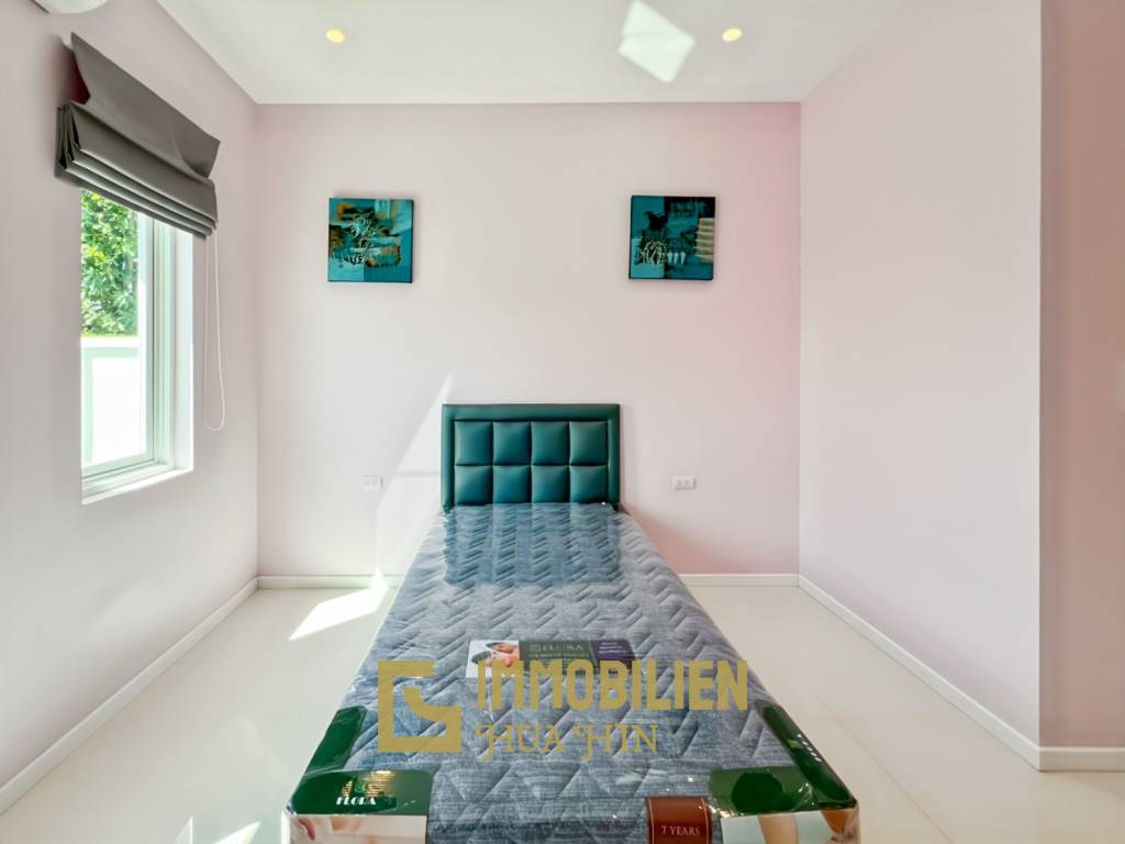 Terrain de 638 m² / 3 chambres + 3 salles de bains / Proche de la ville