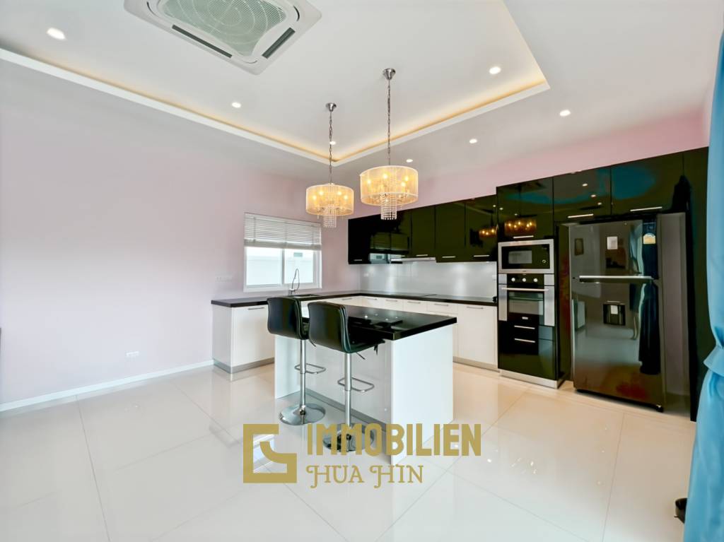 Terrain de 638 m² / 3 chambres + 3 salles de bains / Proche de la ville