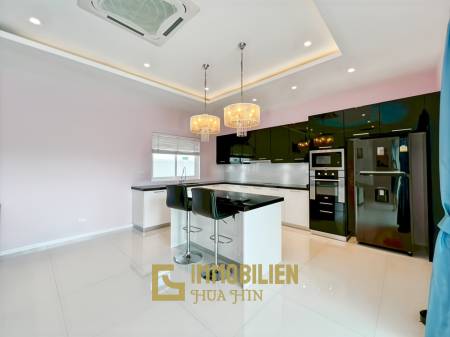 Terrain de 638 m² / 3 chambres + 3 salles de bains / Proche de la ville