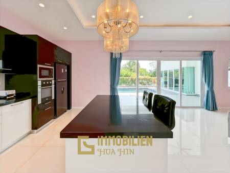 Terrain de 638 m² / 3 chambres + 3 salles de bains / Proche de la ville