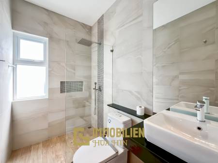 Terrain de 638 m² / 3 chambres + 3 salles de bains / Proche de la ville