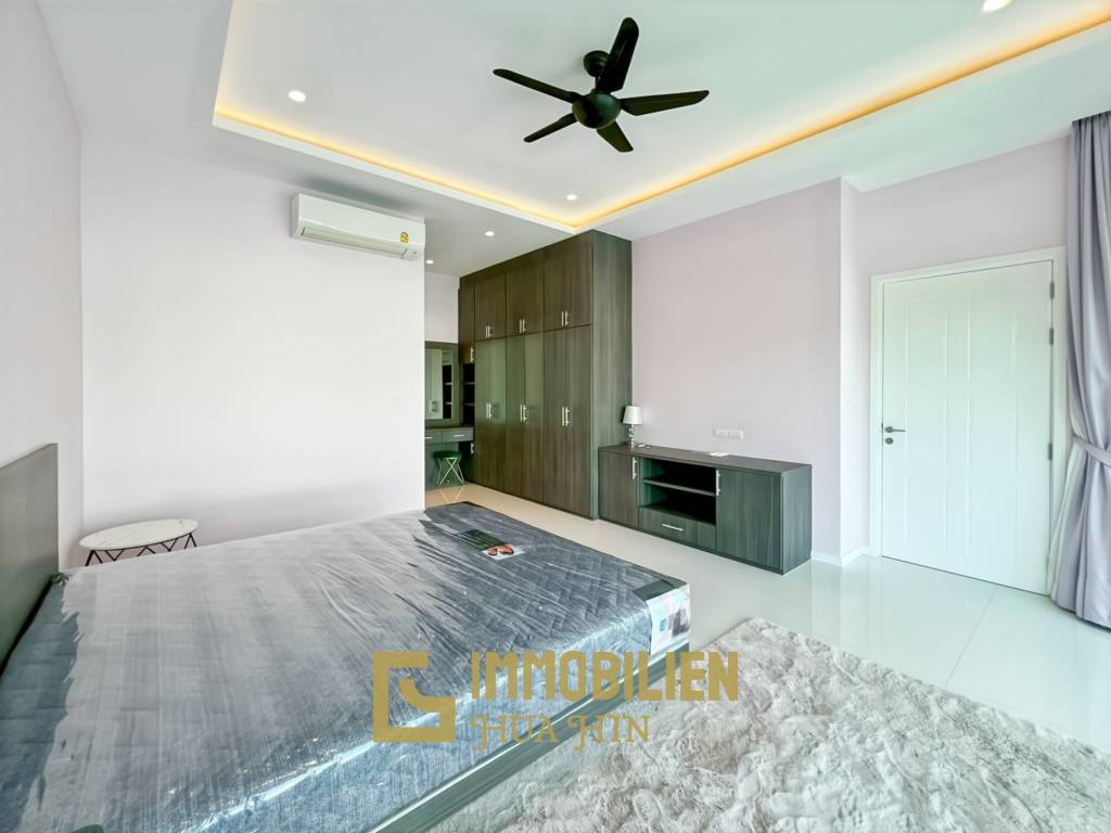 Terrain de 638 m² / 3 chambres + 3 salles de bains / Proche de la ville