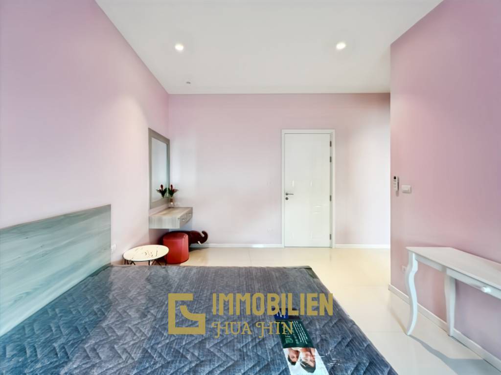 Terrain de 638 m² / 3 chambres + 3 salles de bains / Proche de la ville