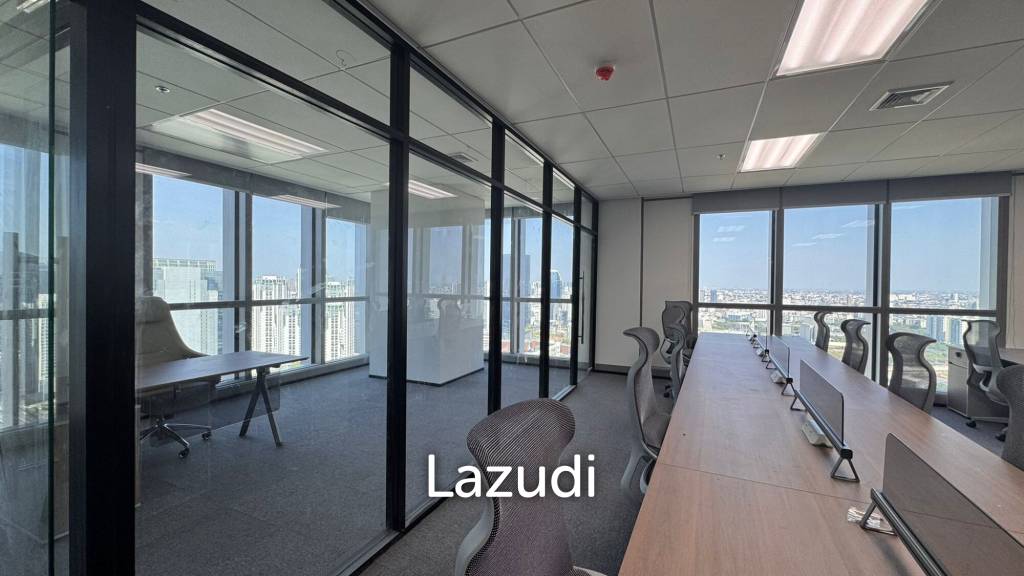 111 sqm modern high floor office in Huai Khwang Bangkok