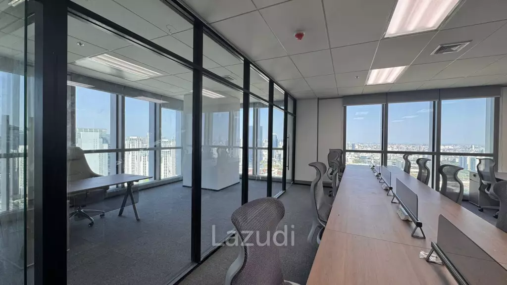 111 sqm modern high floor office in Huai Khwang Bangkok
