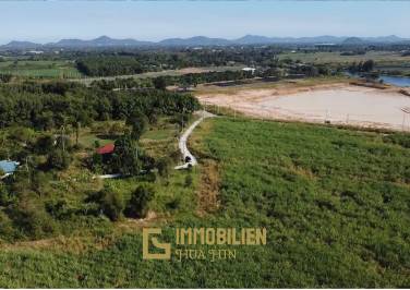 800 qm ruhig gelegenes Grundstück in Hin Lek Fai
