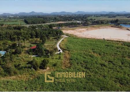 ที่ดินเปล่า 200 ตรว ล้อมรอบด้วยธรรมชาติ ใน หินเหล็กไฟ หัวหิน