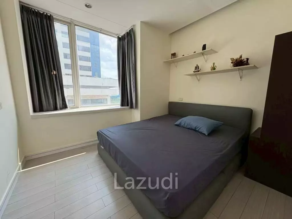 54 sqm 2-Bed Condo on High Floor at TC Green Rama 9, Huai Khwang