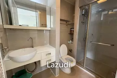 54 sqm 2-Bed Condo on High Floor at TC Green Rama 9, Huai Khwang