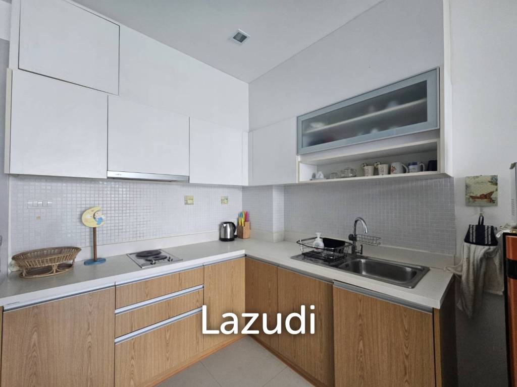 THE SEACRAZE : 2 Bed condo near the beach with Pool View