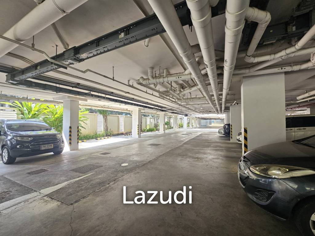 THE SEACRAZE : 2 Bed condo near the beach with Pool View