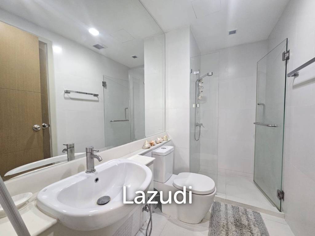 THE SEACRAZE : 2 Bed condo near the beach with Pool View