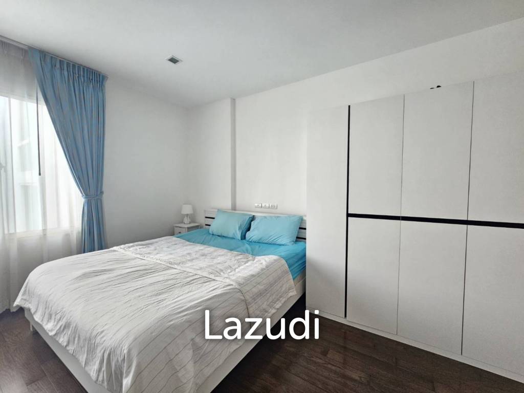 THE SEACRAZE : 2 Bed condo near the beach with Pool View