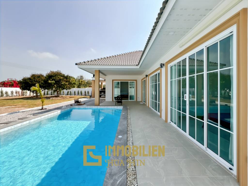 Terrain de 880 m² / entièrement meublé / piscine privée