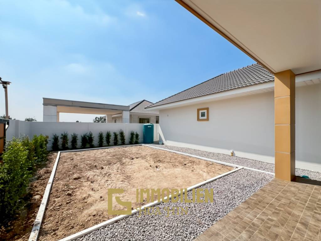 Terrain de 880 m² / entièrement meublé / piscine privée