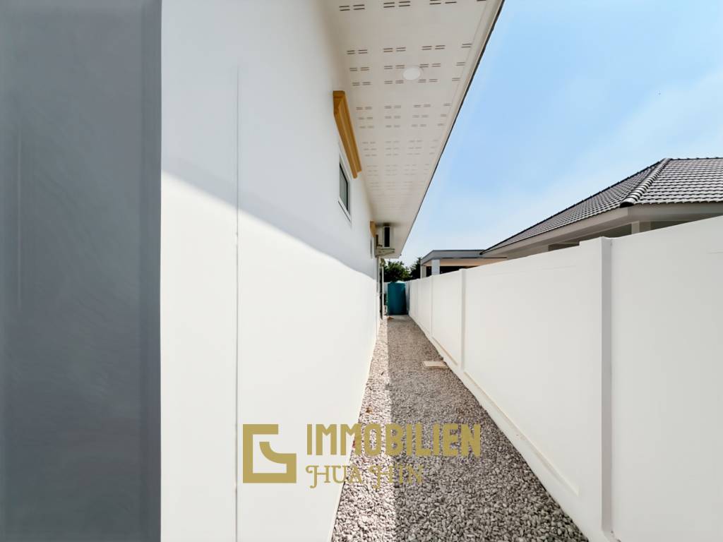 Terrain de 880 m² / entièrement meublé / piscine privée