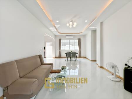 Terrain de 880 m² / entièrement meublé / piscine privée