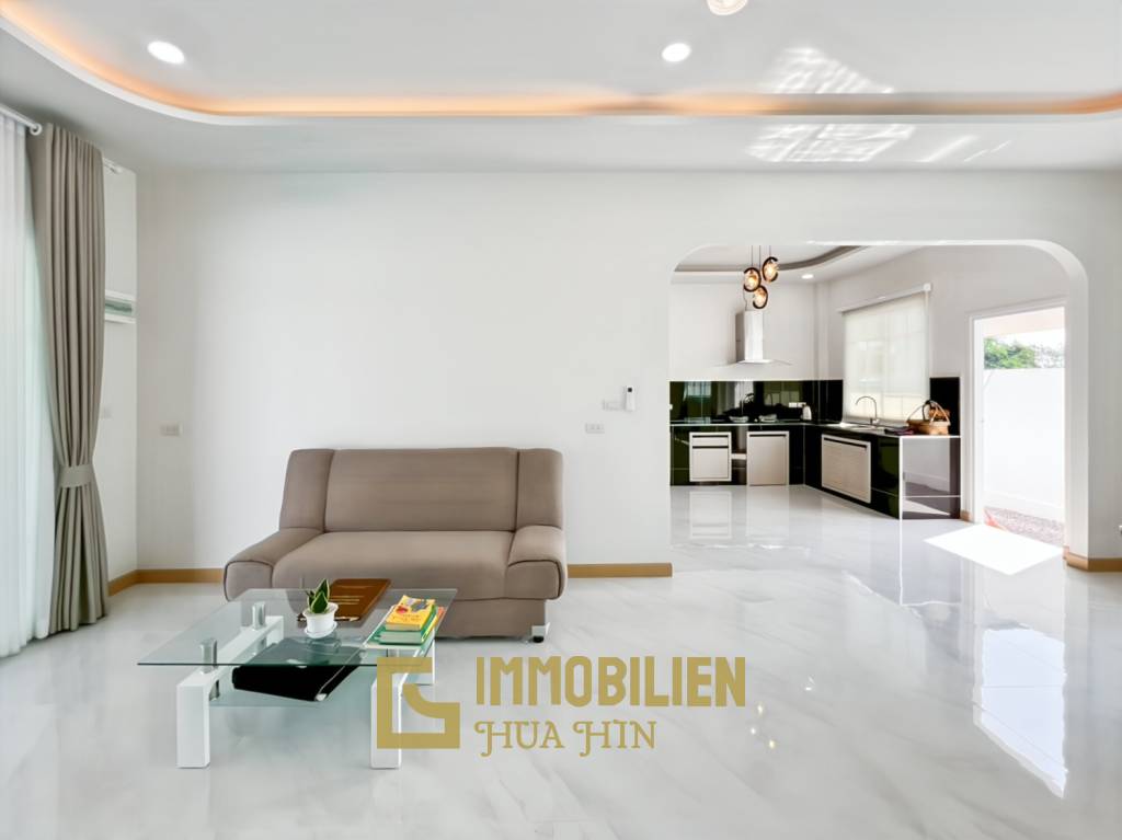 Terrain de 880 m² / entièrement meublé / piscine privée