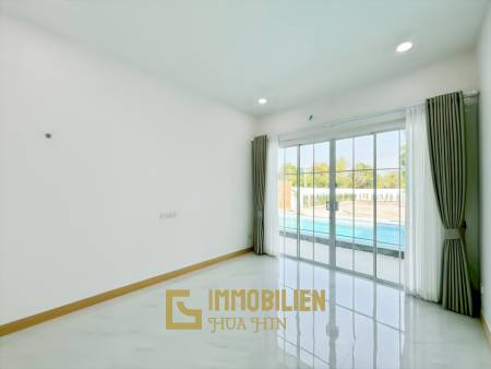 Terrain de 880 m² / entièrement meublé / piscine privée