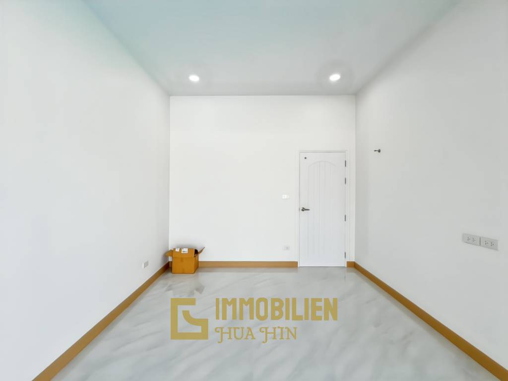 Terrain de 880 m² / entièrement meublé / piscine privée