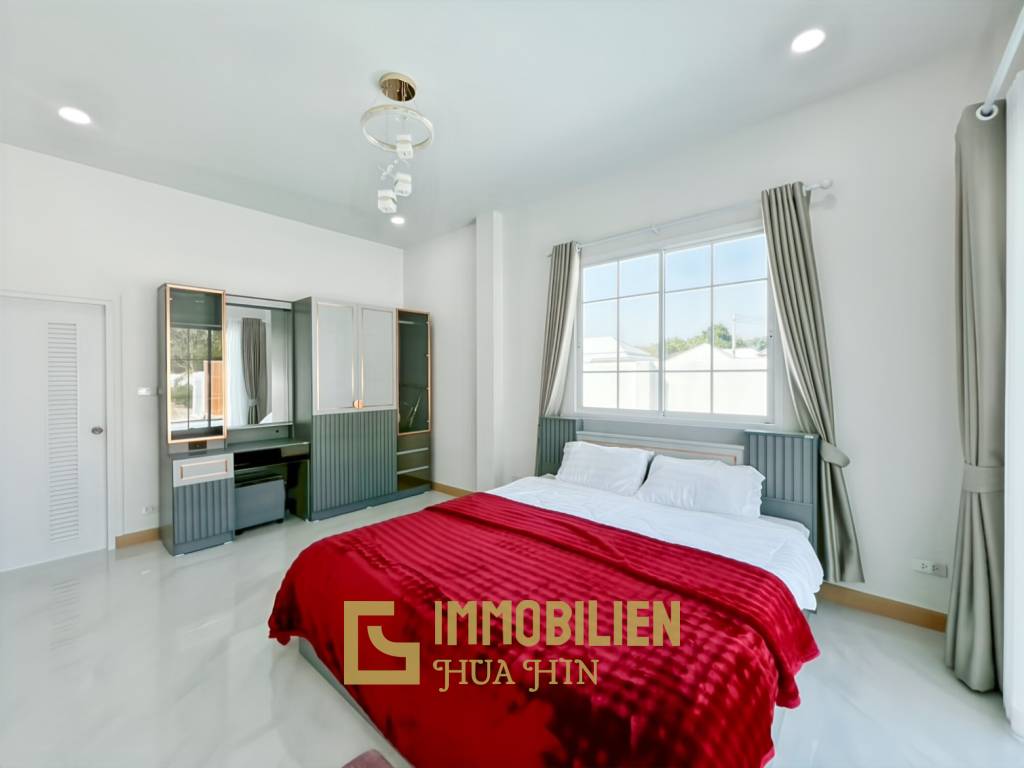 Terrain de 880 m² / entièrement meublé / piscine privée